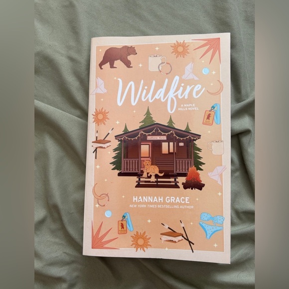 Hannah Grace, Icebreaker and Wildfire probably Smut - Picture 1 of 6